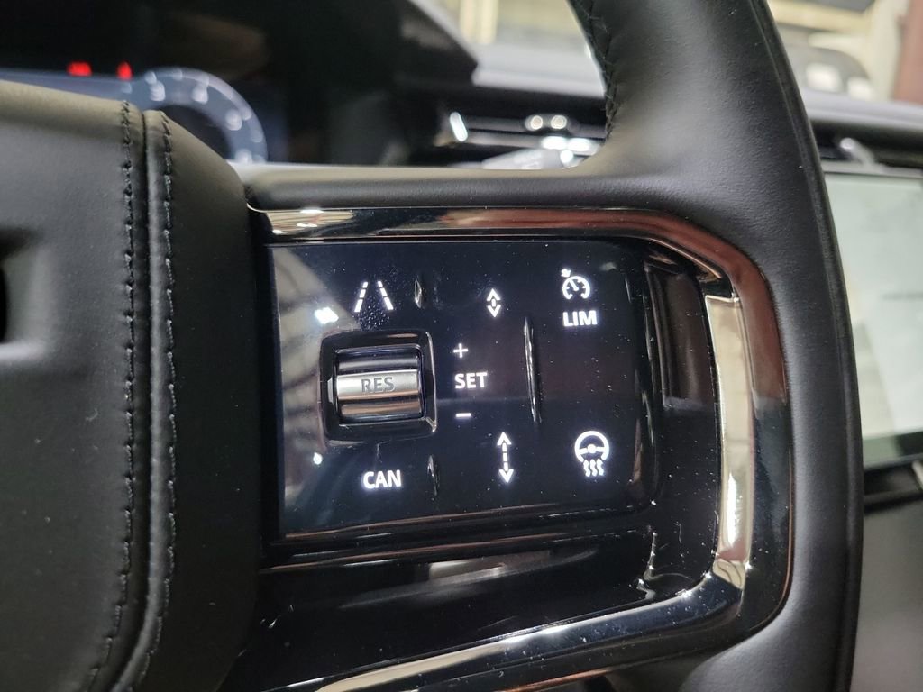 New 2026 Land Rover Range Rover Velar Dynamic SE image 16