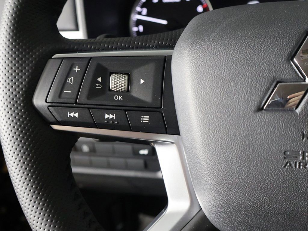 New 2026 Mitsubishi Outlander SE FWD image 39