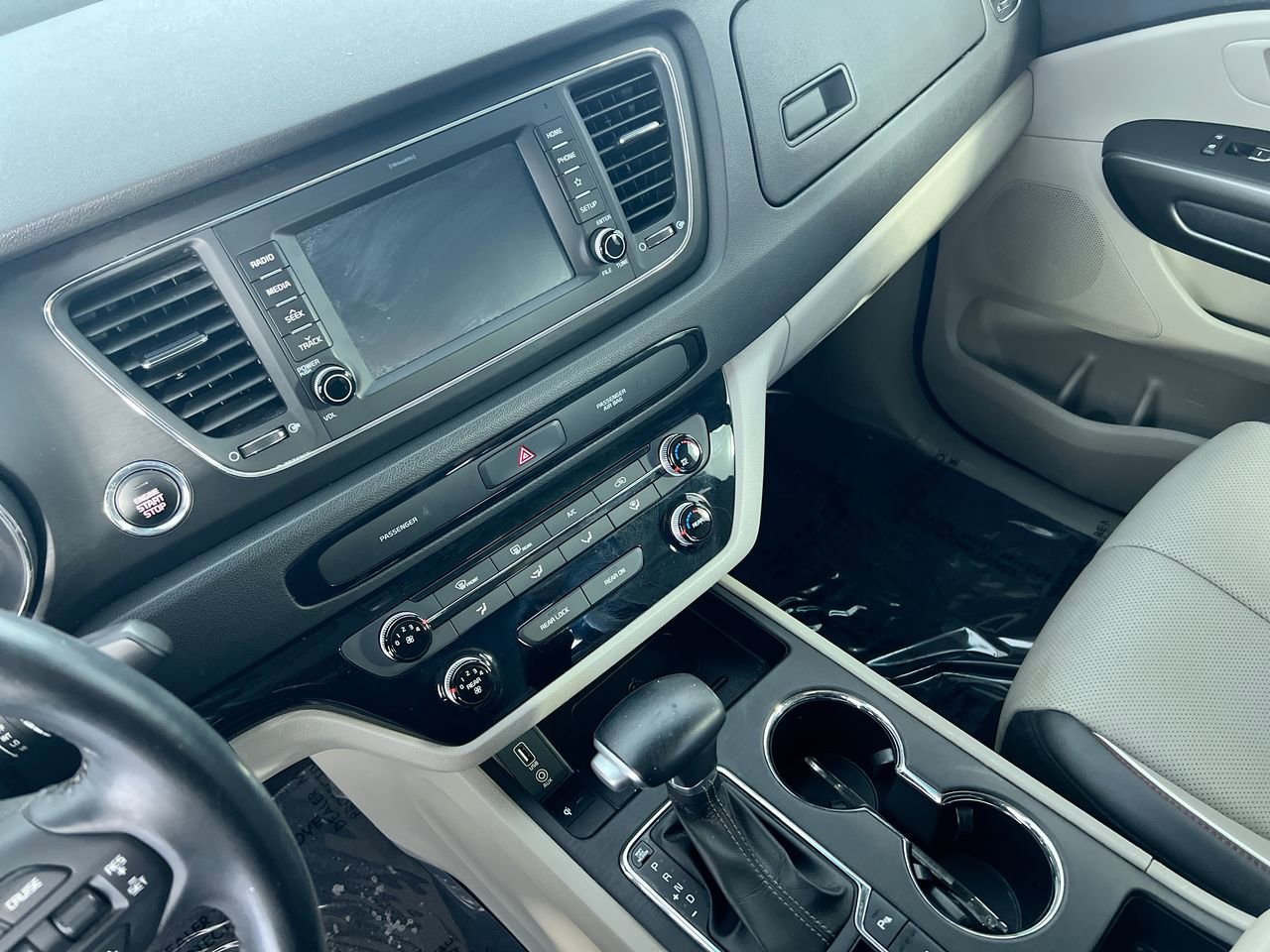 Used 2021 Kia Sedona EX FWD image 23