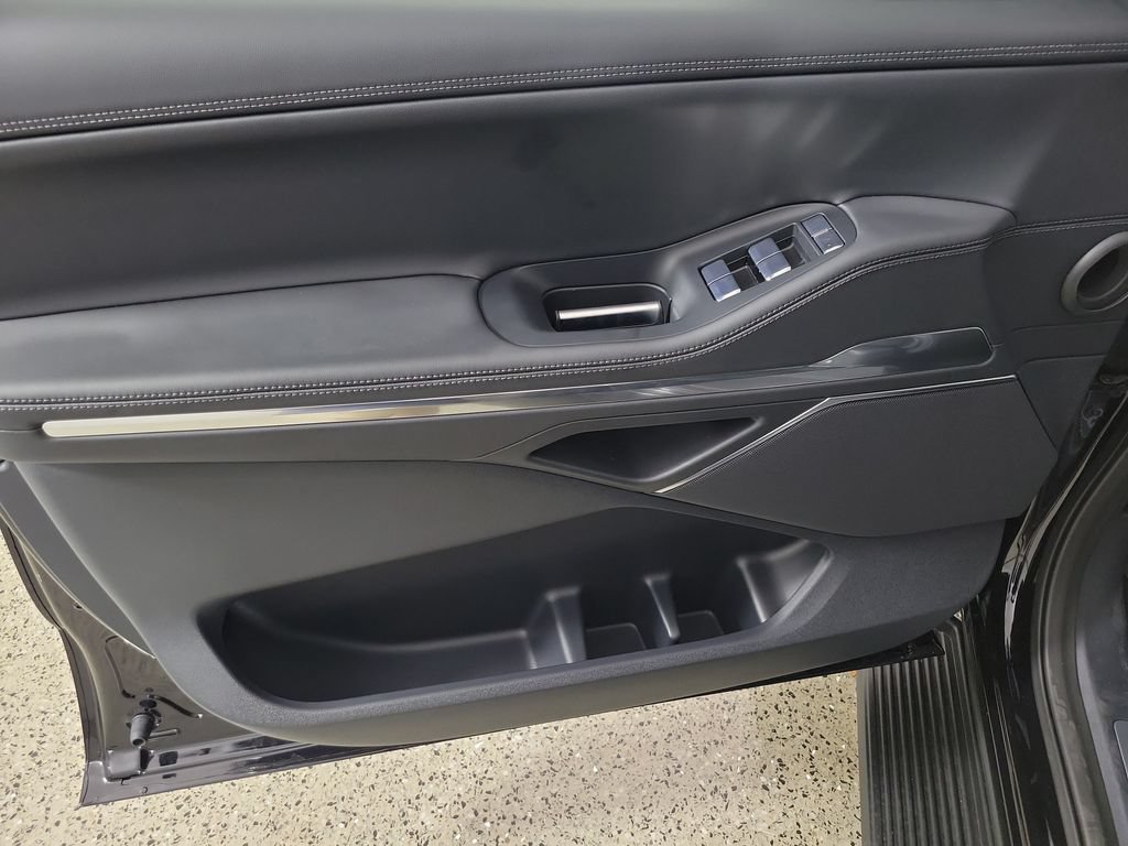 New 2027 Lincoln Navigator Premiere RWD image 21