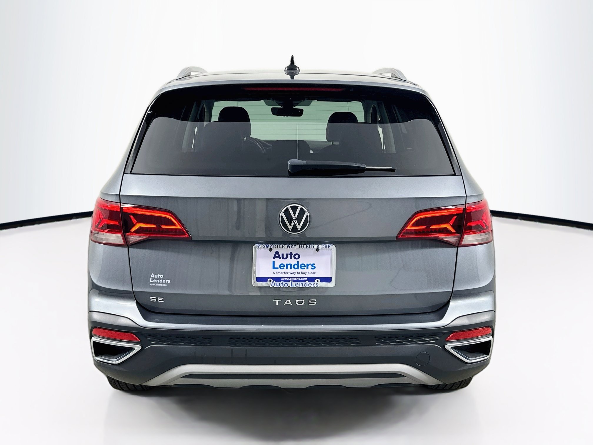 Used 2022 Volkswagen Taos SE FWD image 6