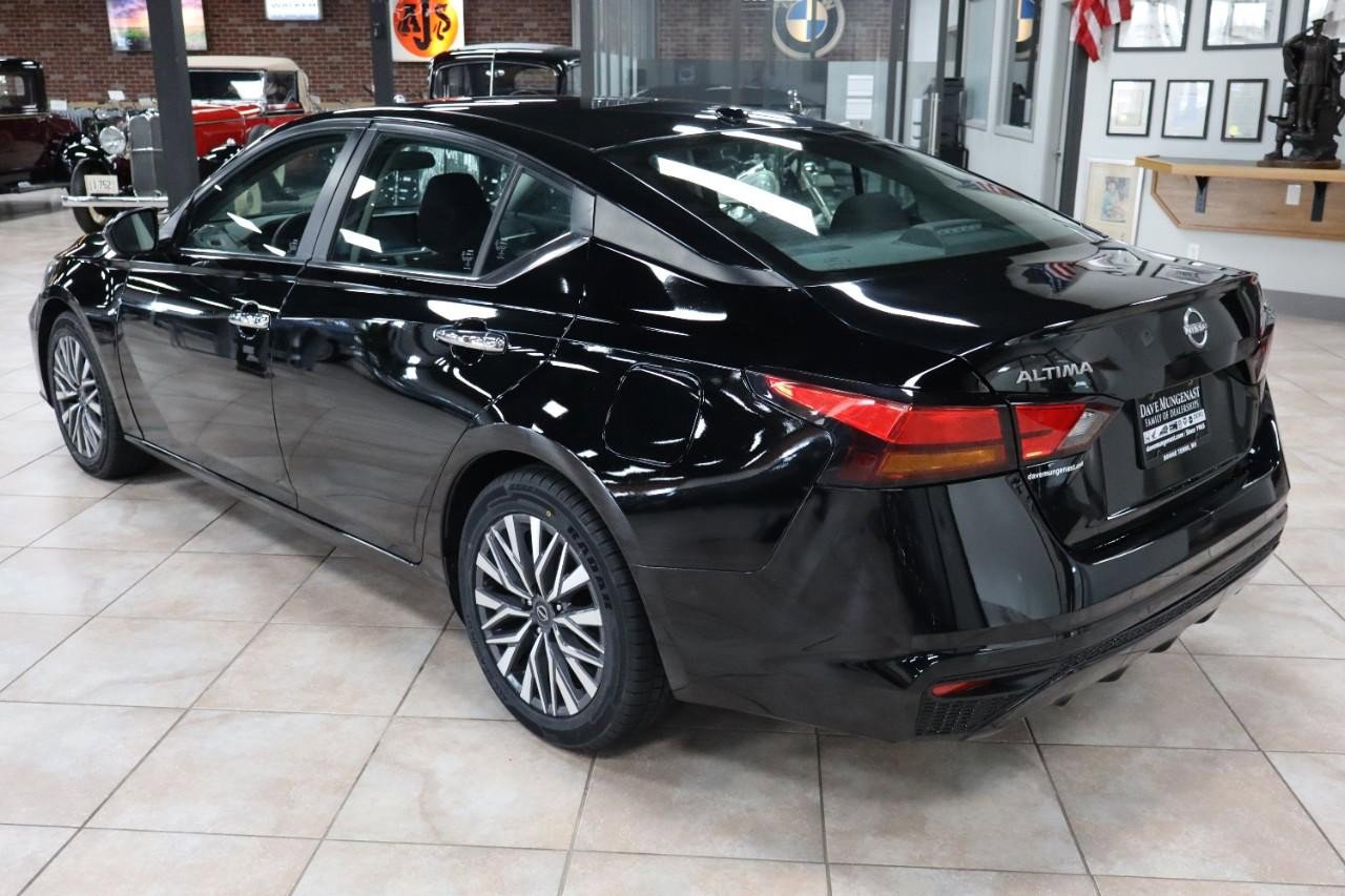 Used 2023 Nissan Altima 2.5 SV image 3