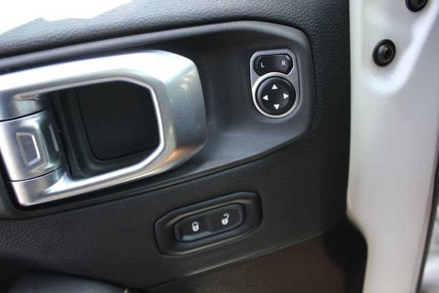 Used 2024 Jeep Wrangler Unlimited Sahara w/ Technology Group AWD/4WD image 19