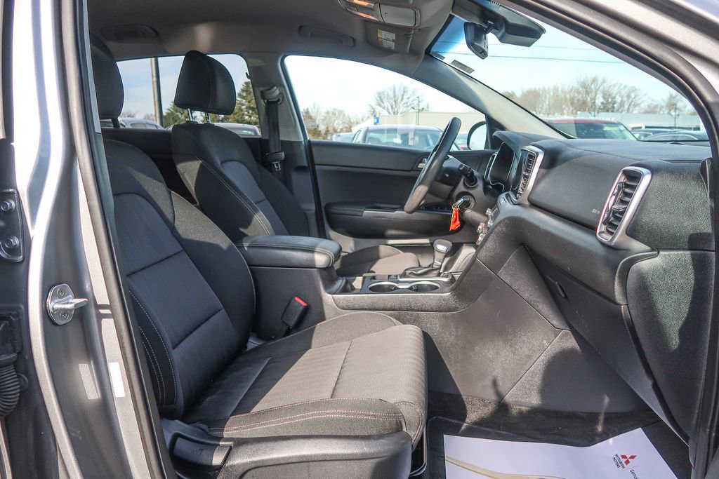 Used 2022 Kia Sportage LX image 18