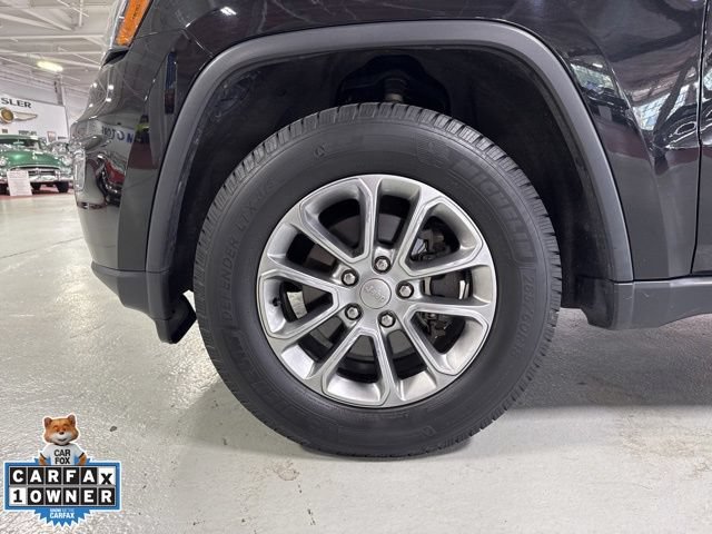 Used 2020 Jeep Grand Cherokee Laredo w/ Laredo X Package AWD/4WD image 12