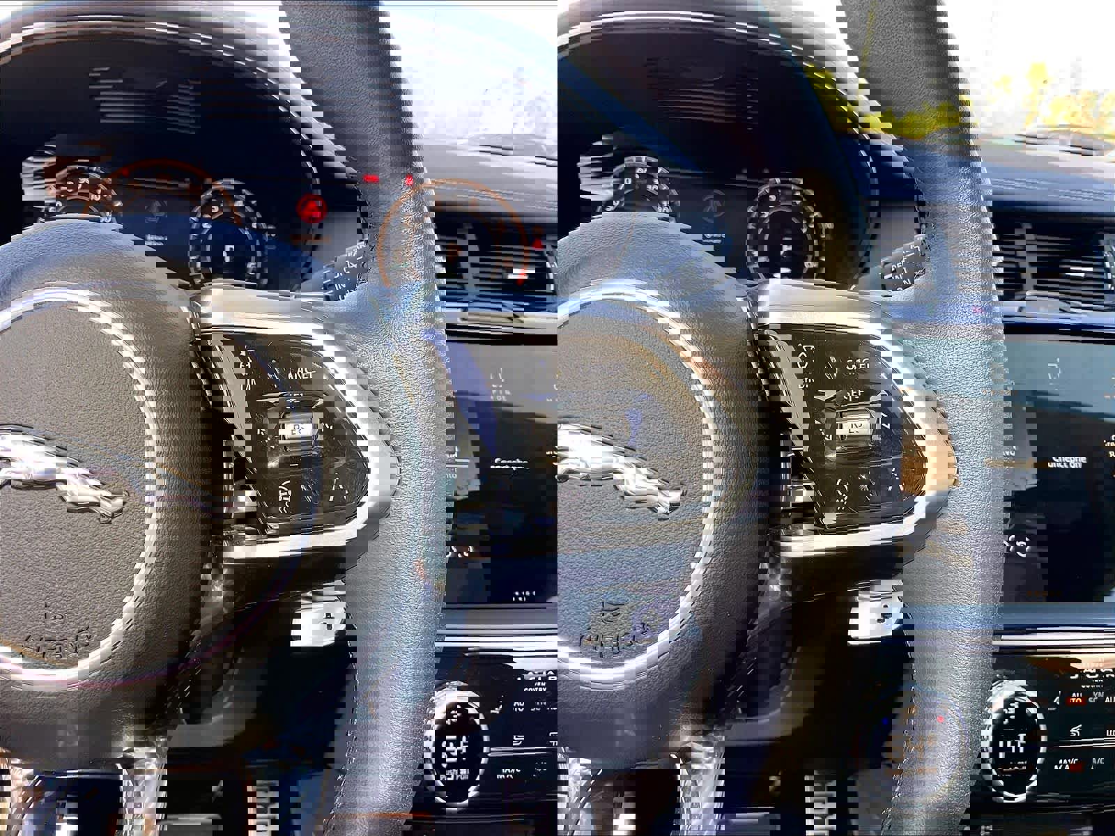 Used 2024 Jaguar E-PACE R-Dynamic SE image 20