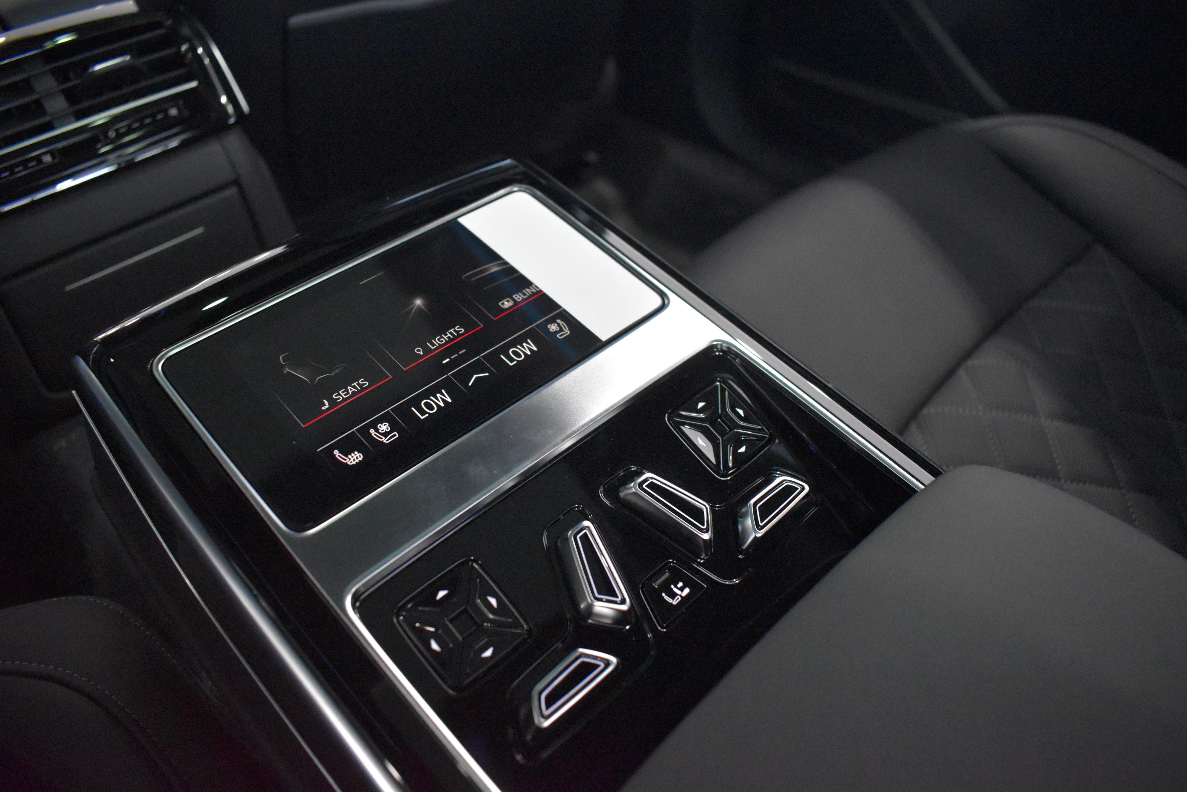 New 2027 Audi S8 AWD/4WD image 33