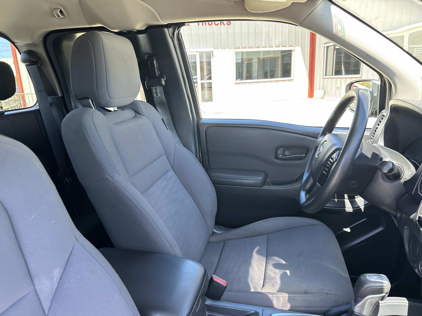 Used 2022 Nissan Frontier S RWD image 10