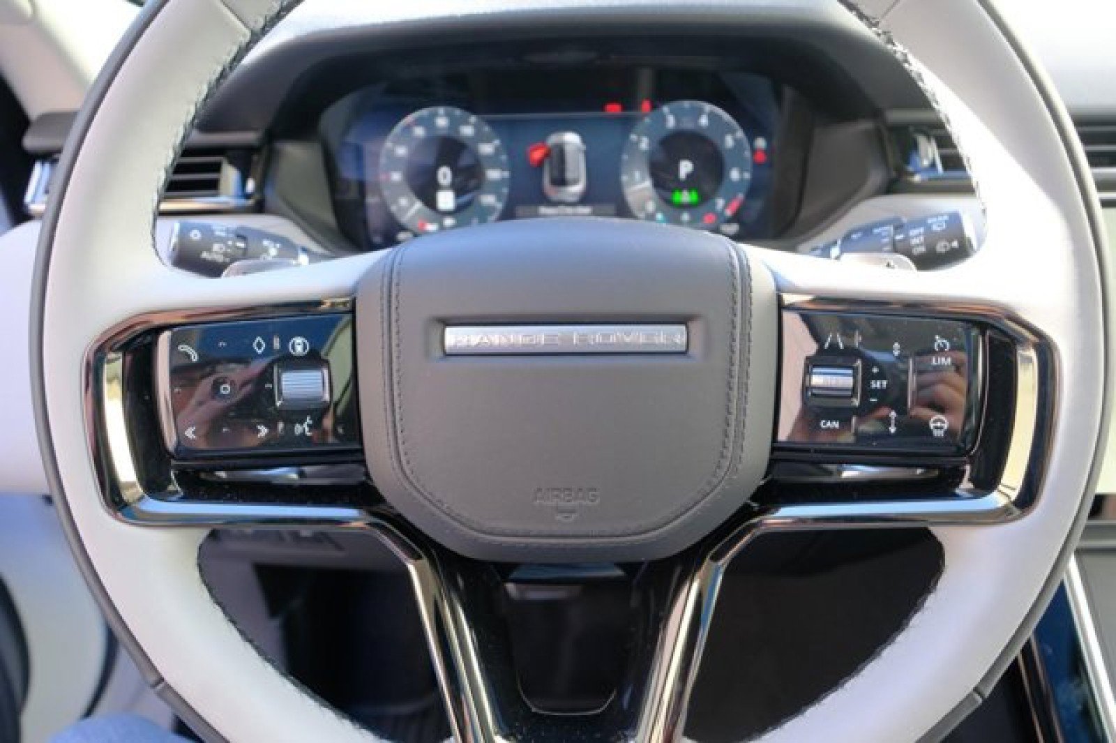 New 2025 Land Rover Range Rover Velar Dynamic SE image 25