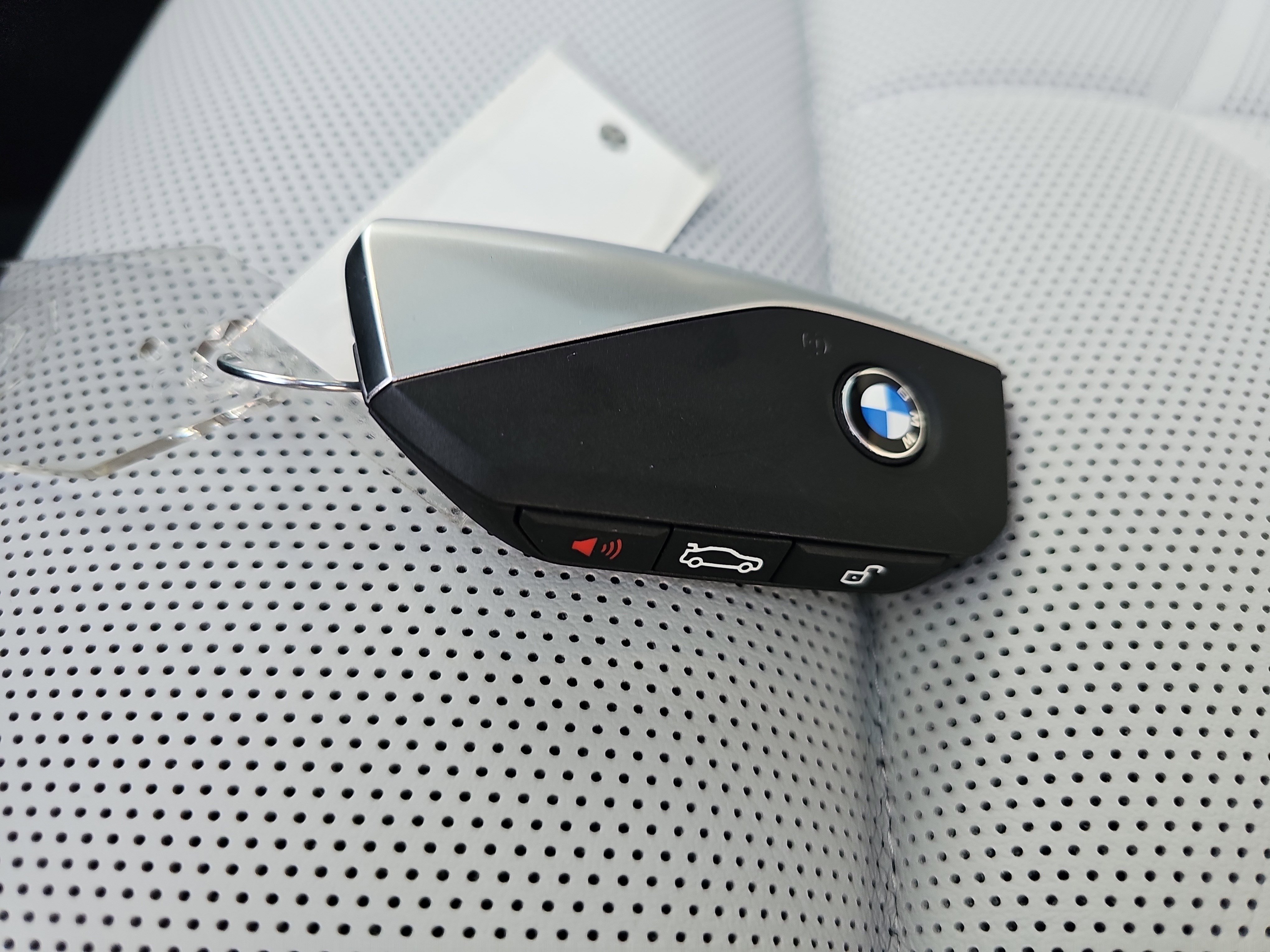 New 2026 BMW 550e xDrive w/ Executive Package image 37