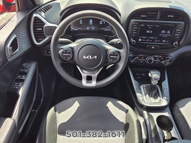 Used 2023 Kia Soul LX w/ LX Technology Package FWD image 11