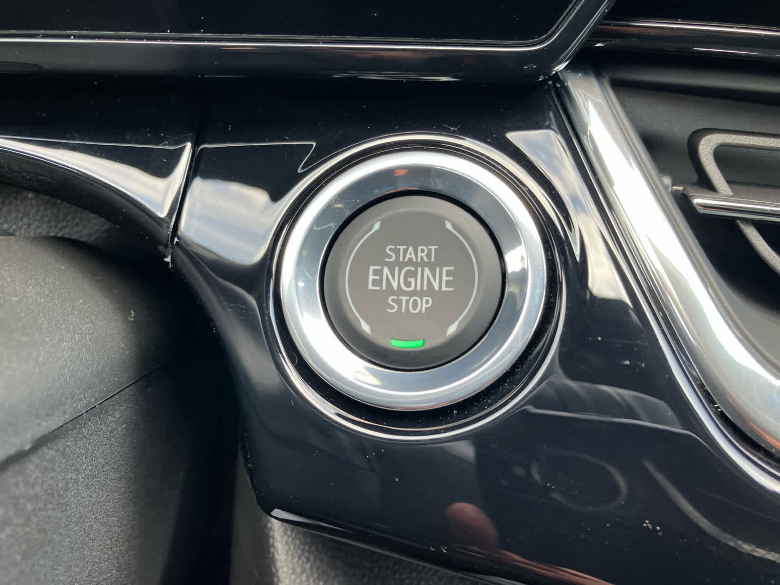 New 2026 Chevrolet Trax RS w/ Sunroof Package image 24