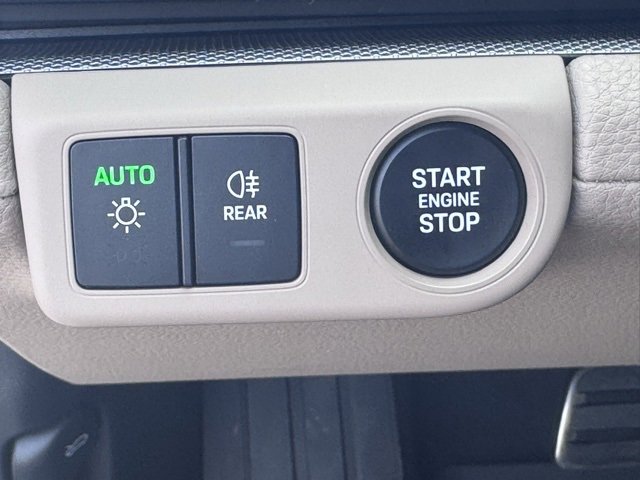 Used 2024 Porsche Panamera 4 image 19