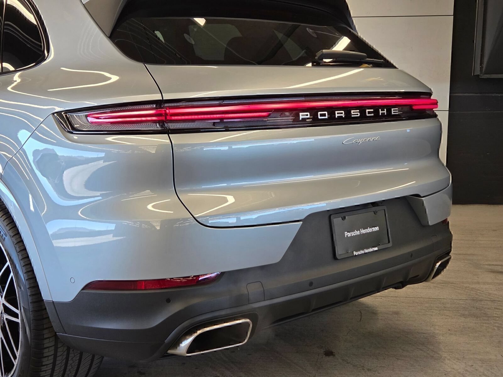 Certified 2026 Porsche Cayenne AWD/4WD image 8