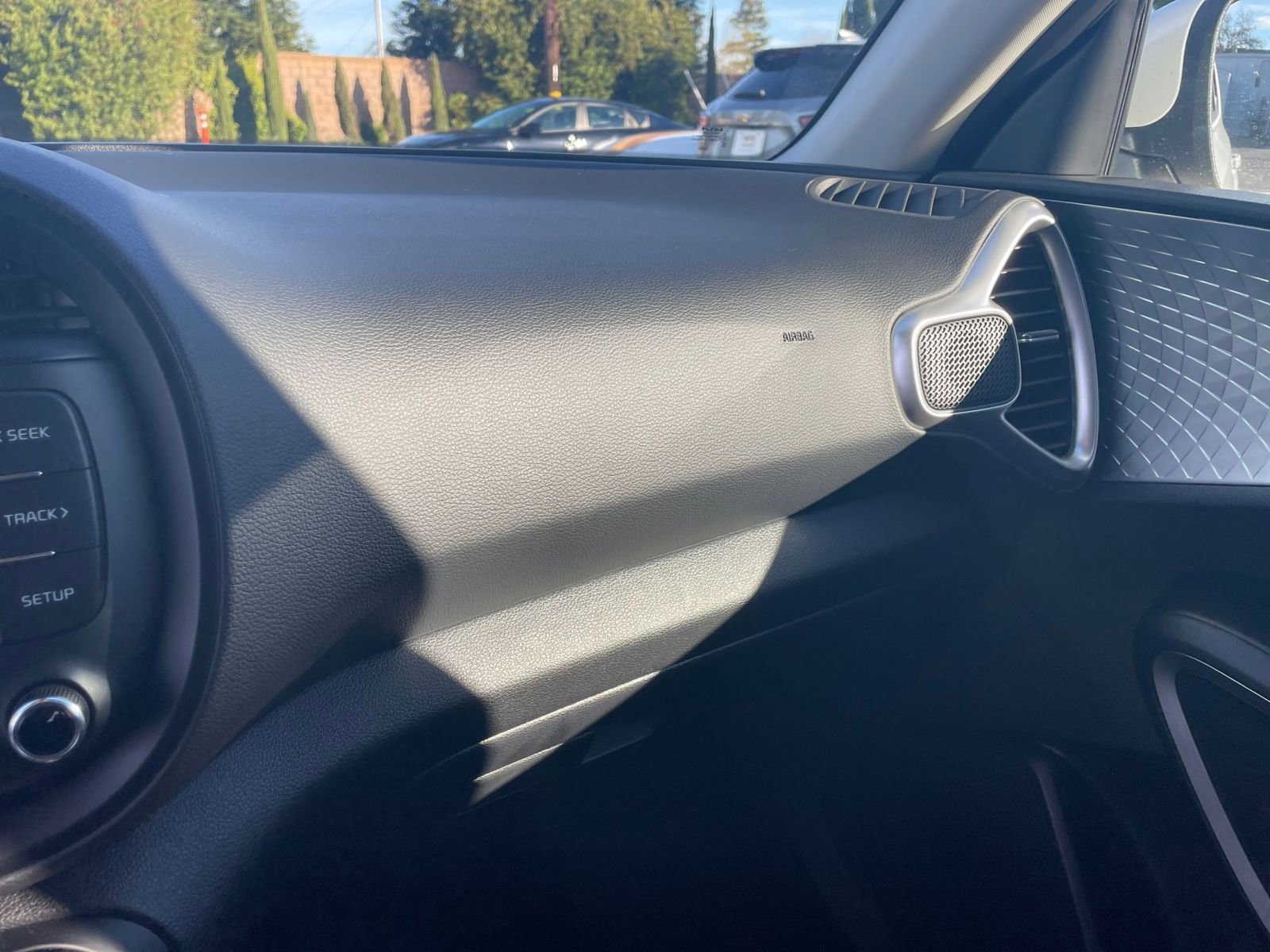 Used 2025 Kia Soul LX w/ LX Technology Package image 30