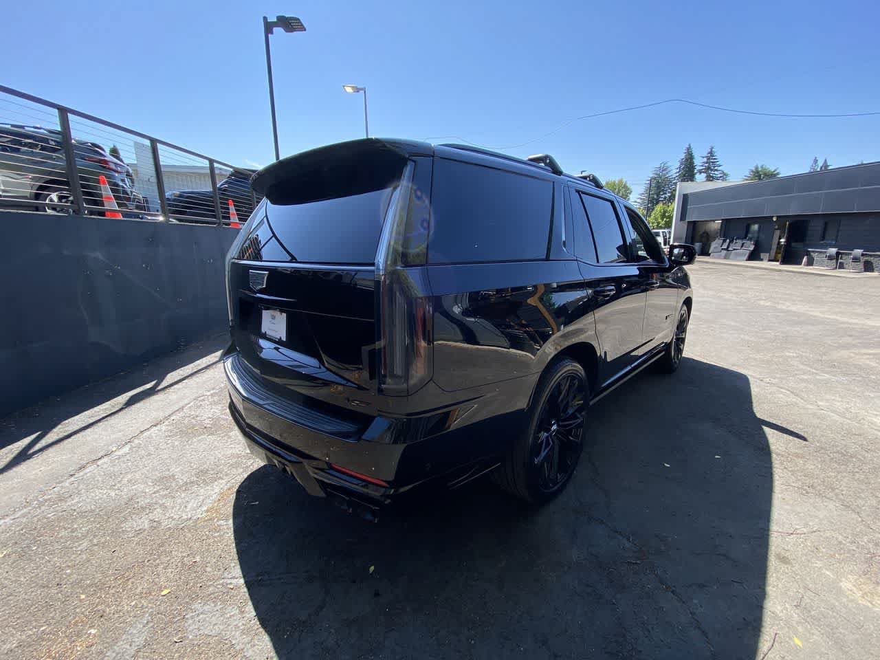 Used 2026 Cadillac Escalade V w/ LPO, ONYX Package AWD/4WD image 6