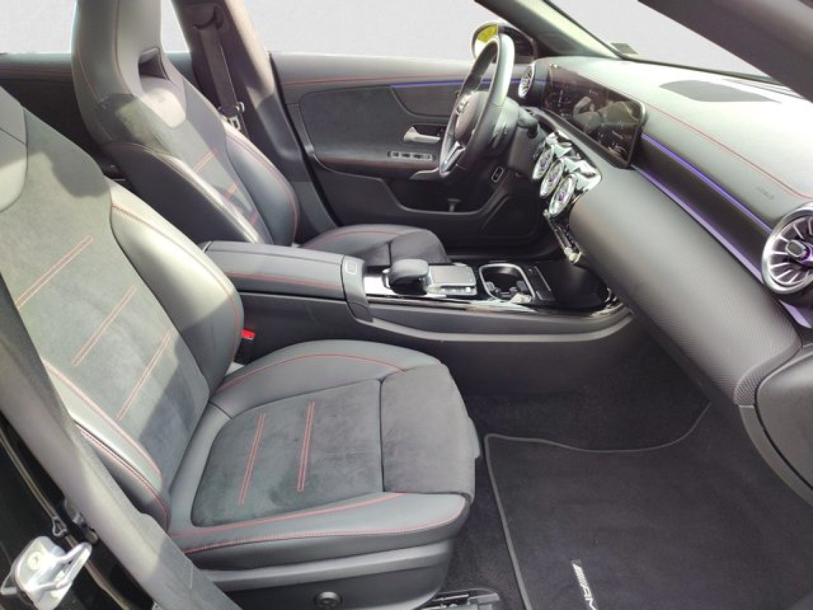 Used 2023 Mercedes-Benz CLA 250 4MATIC image 21