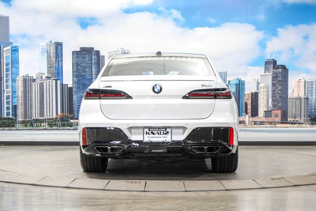 Used 2026 BMW 760i xDrive w/ Premium Package AWD/4WD image 11