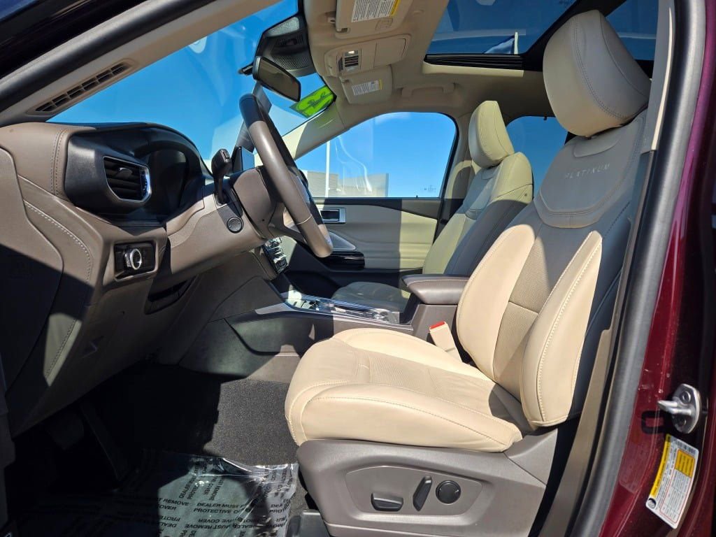 Certified 2023 Ford Explorer Platinum w/ Technology Package AWD/4WD image 27