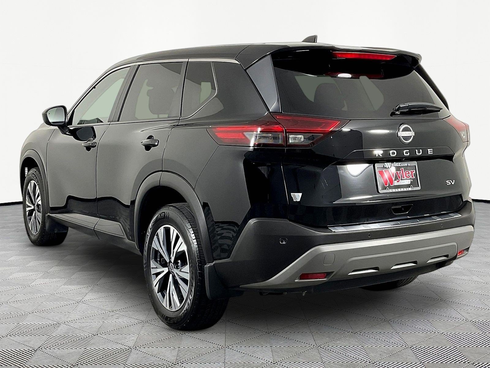 Certified 2023 Nissan Rogue SV FWD image 4