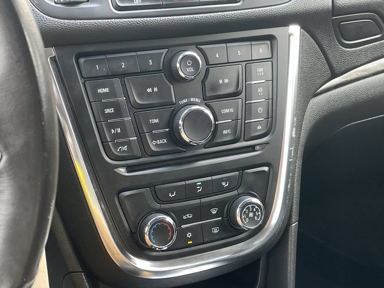 Used 2016 Buick Encore FWD image 34