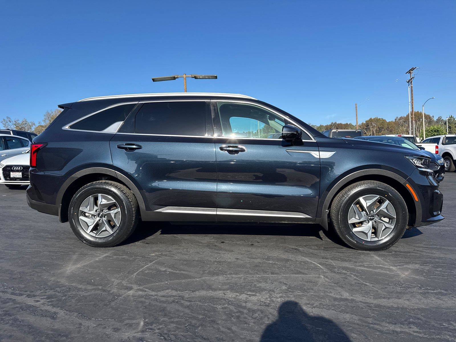 Used 2023 Kia Sorento EX FWD image 7