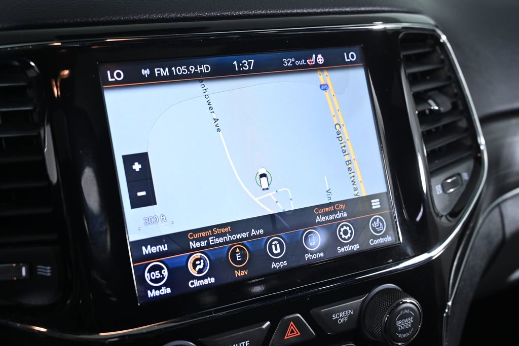 Used 2020 Jeep Grand Cherokee Limited w/ Premium Lighting Group image 18