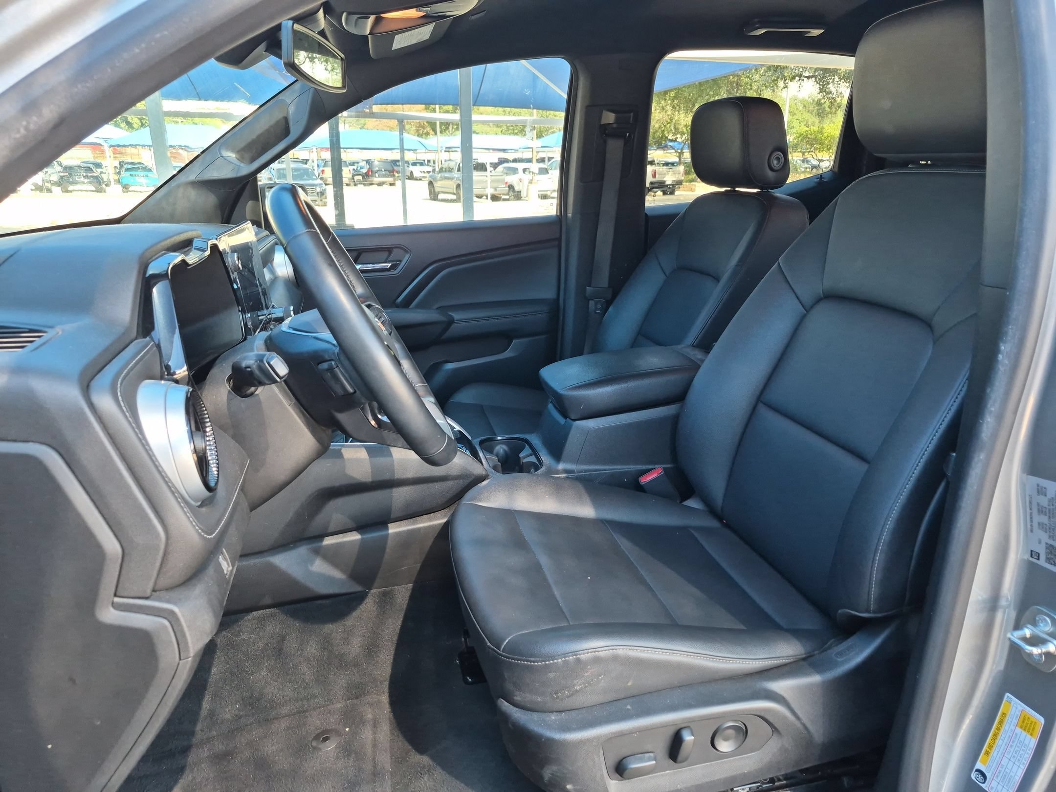 Used 2023 Chevrolet Colorado LT w/ LT Convenience Package III RWD image 9