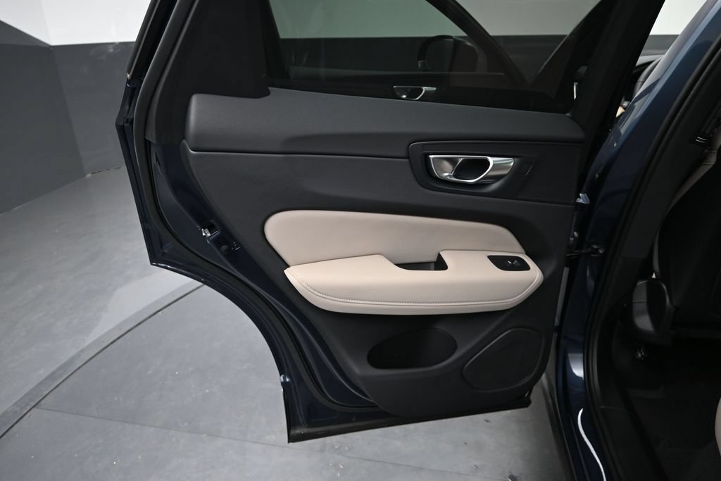 New 2026 Volvo XC60 T8 Plus w/ Climate Package AWD/4WD image 13