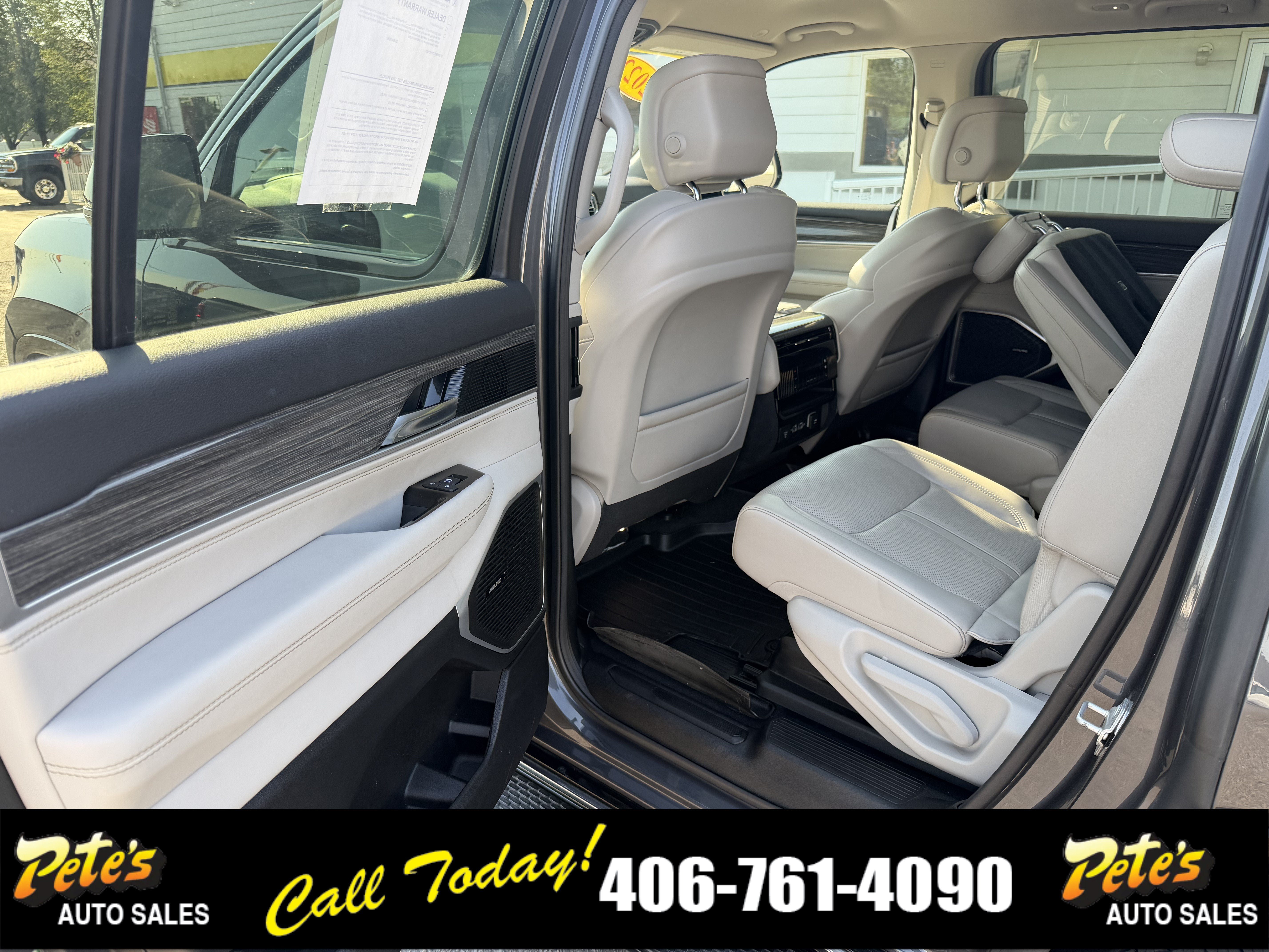 Used 2022 Jeep Wagoneer Series III w/ Flexible Seating Group AWD/4WD image 26