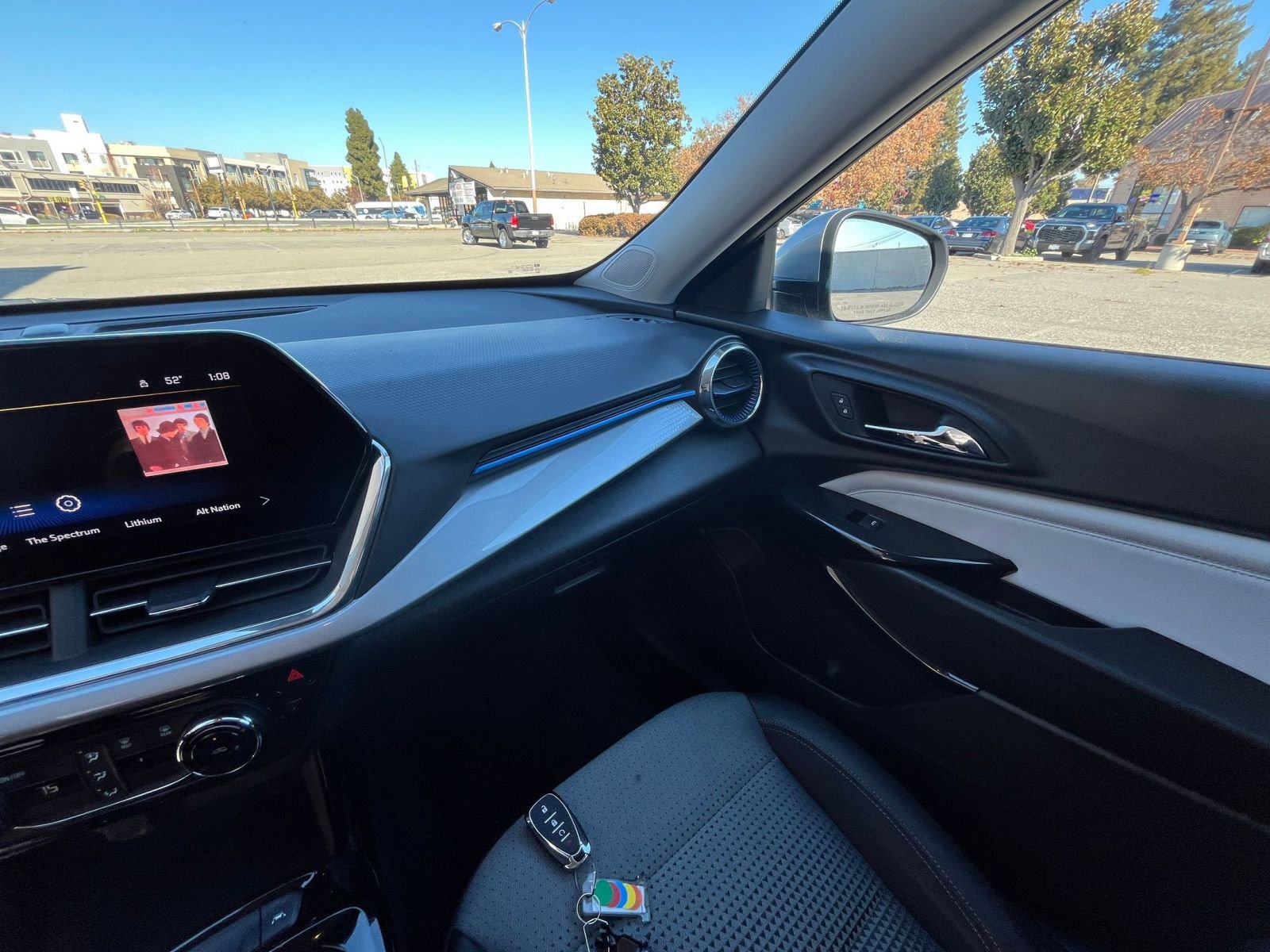 Used 2025 Chevrolet Trax LT image 33