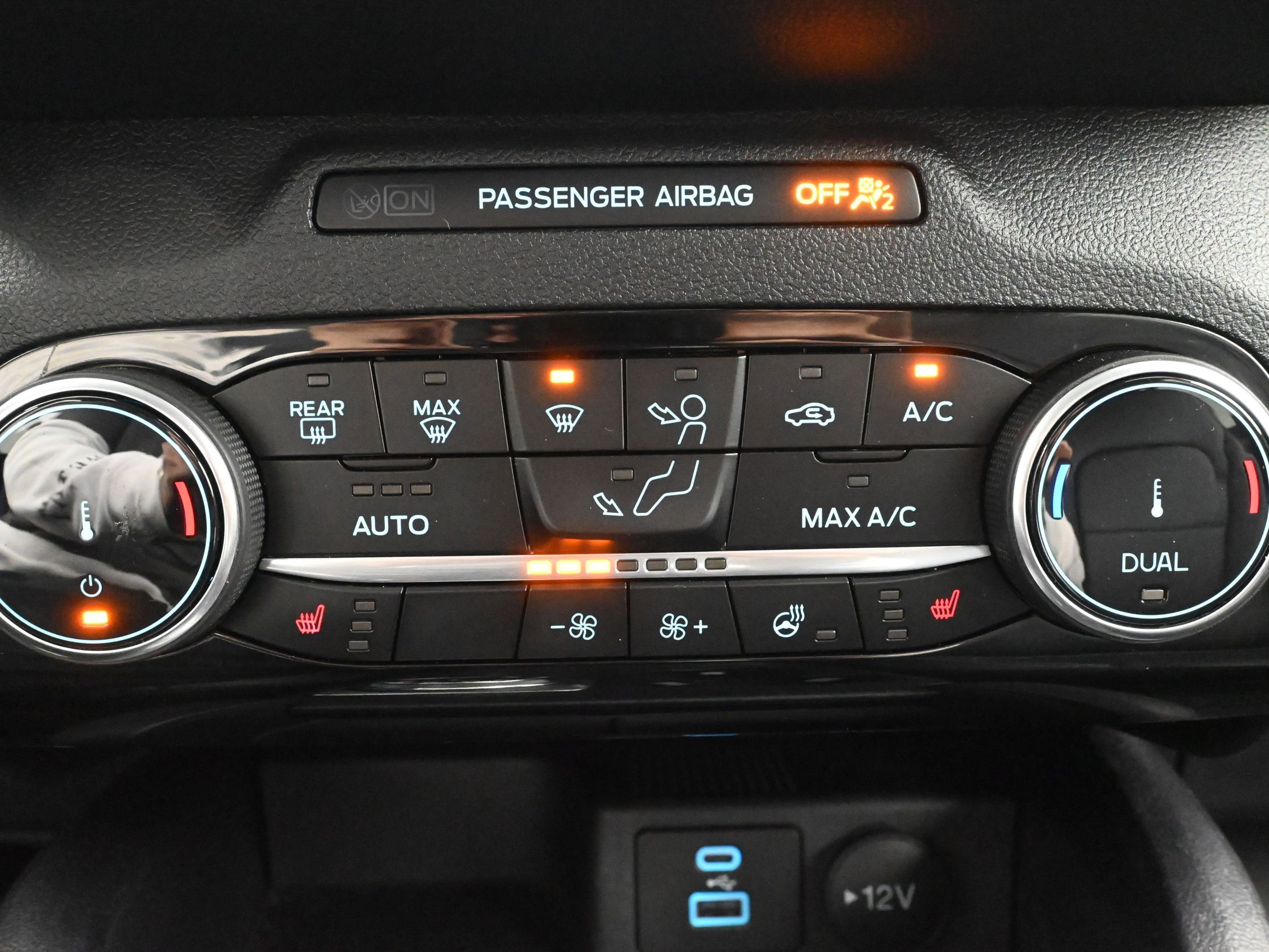 Used 2022 Ford Escape SEL image 18