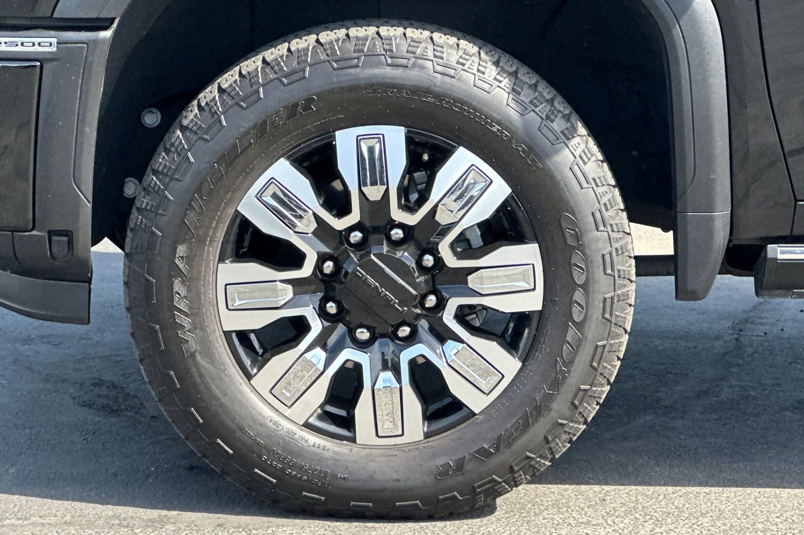 Used 2025 GMC Sierra 2500 Denali w/ Max Trailering Package image 25