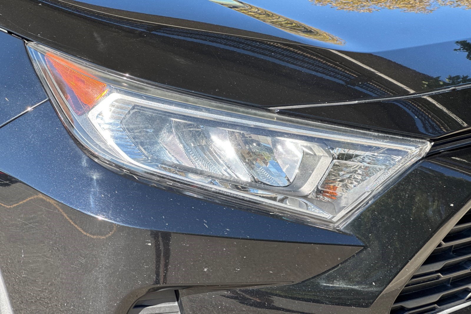 Used 2019 Toyota RAV4 XLE w/ All Weather Liner Package AWD/4WD image 12