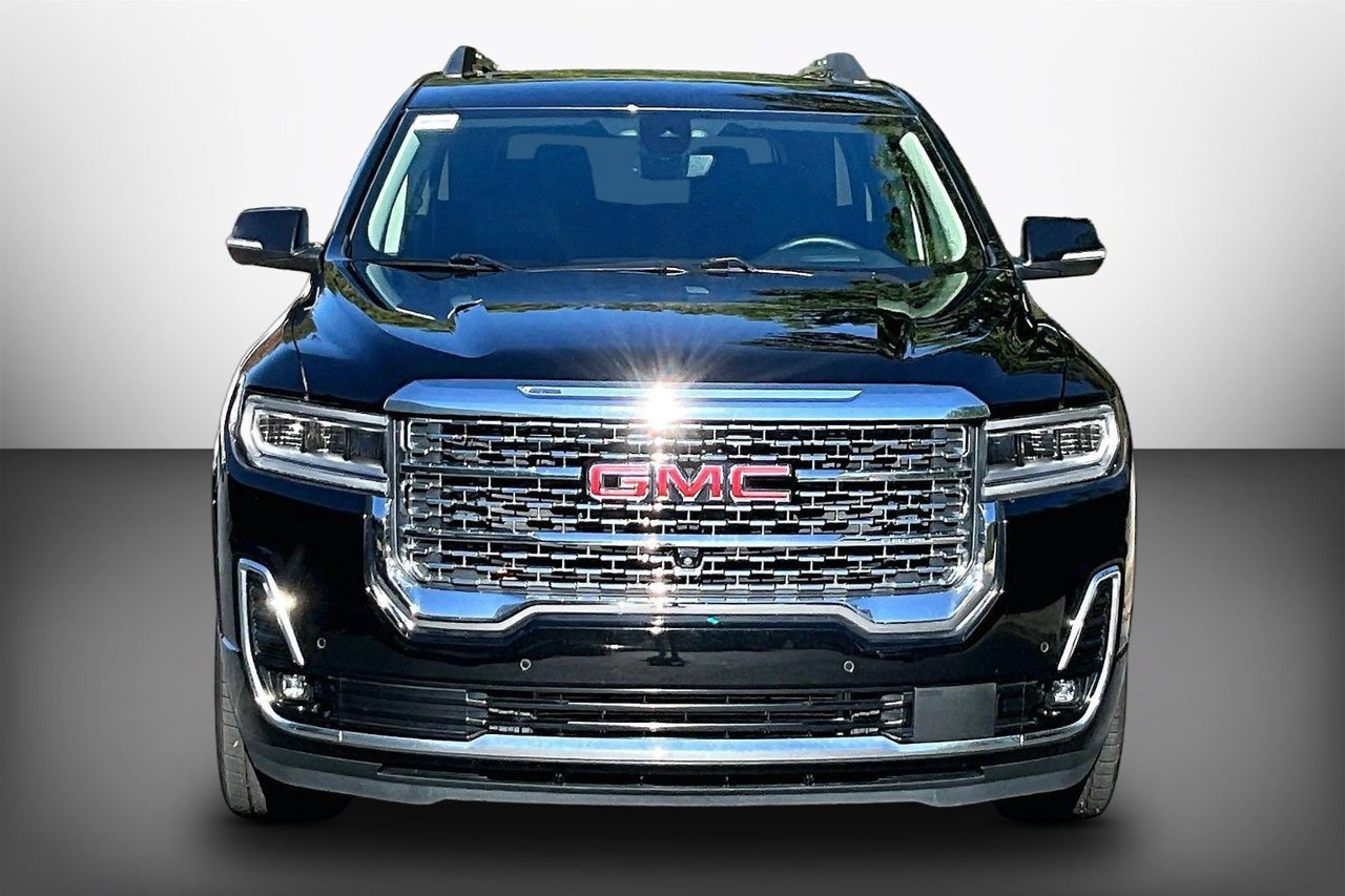 Used 2023 GMC Acadia Denali w/ Black Diamond Edition FWD image 3