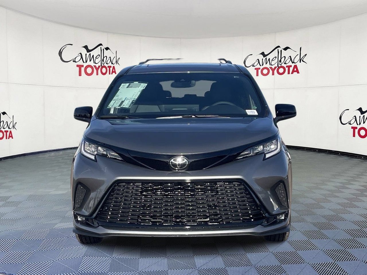 New 2026 Toyota Sienna XSE FWD image 3