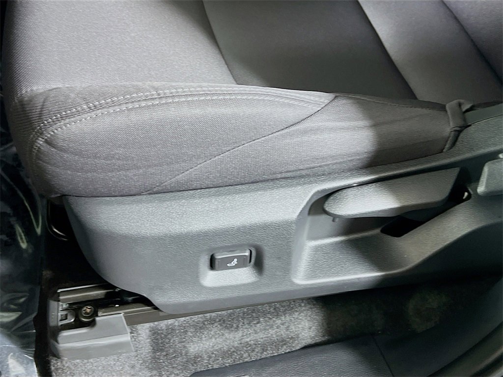 Certified 2025 Toyota Tacoma SR5 image 17