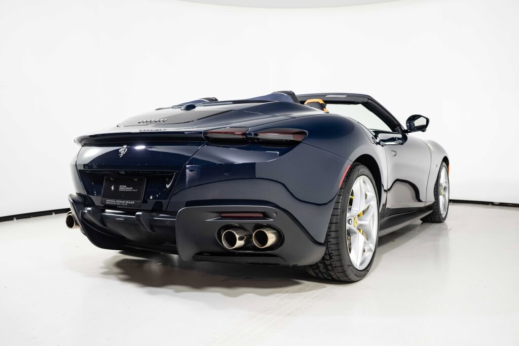 Used 2024 Ferrari Roma Spider image 16