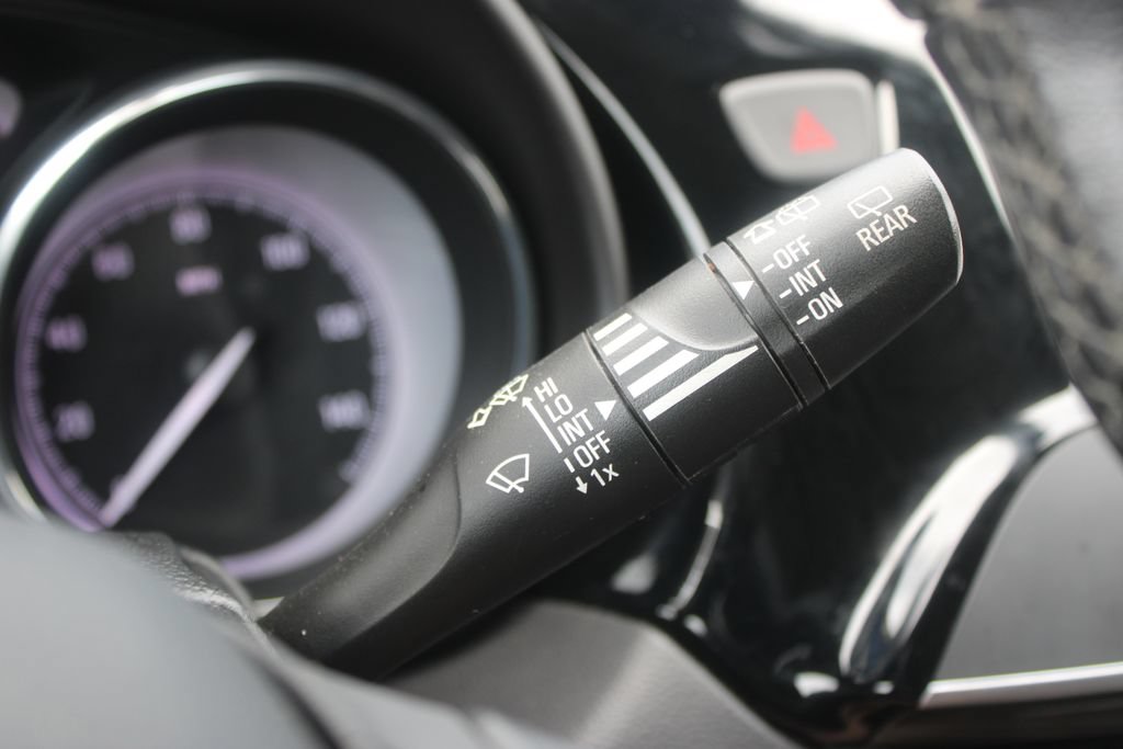 Used 2020 Buick Envision Essence FWD image 41