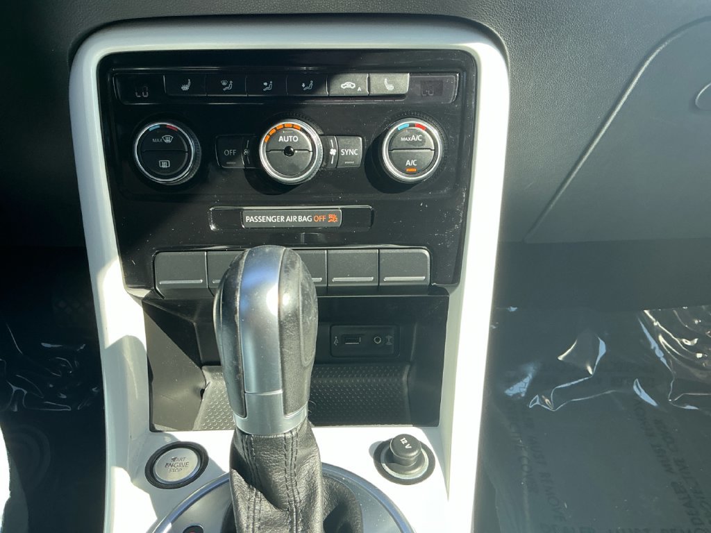 Used 2018 Volkswagen Beetle 2.0T SE FWD image 21