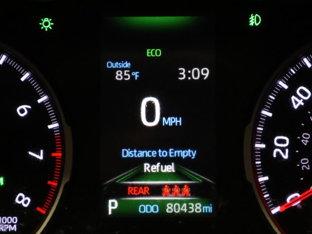 Used 2021 Toyota RAV4 XLE w/ Convenience Package FWD image 21