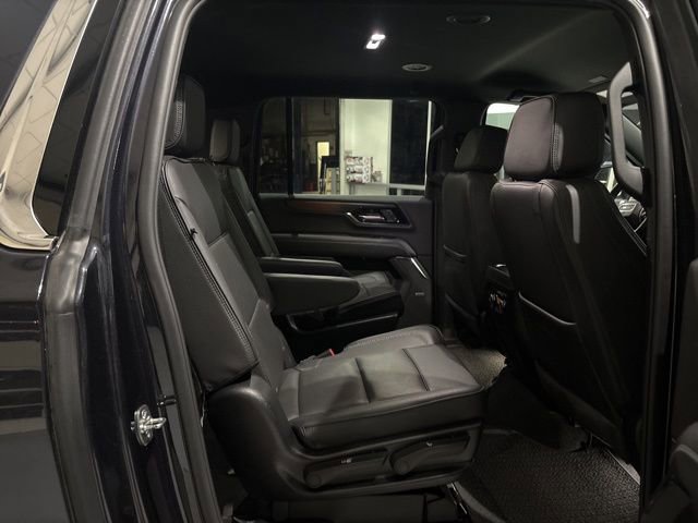 Used 2025 GMC Yukon XL Denali AWD/4WD image 32