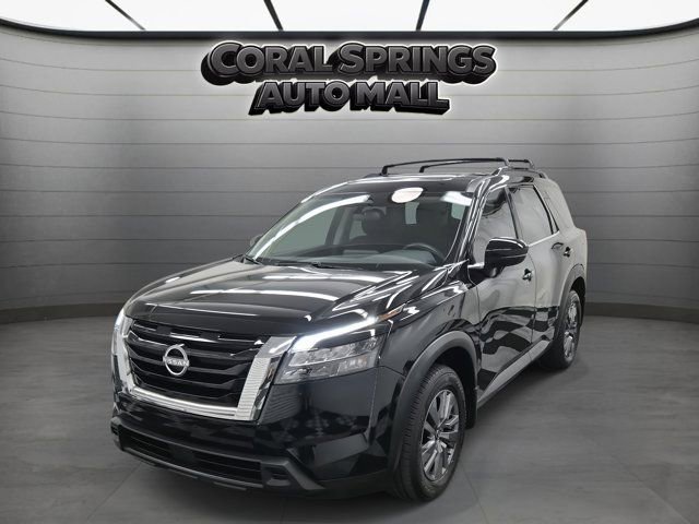 Used 2025 Nissan Pathfinder SV w/ SV Premium Package image 3