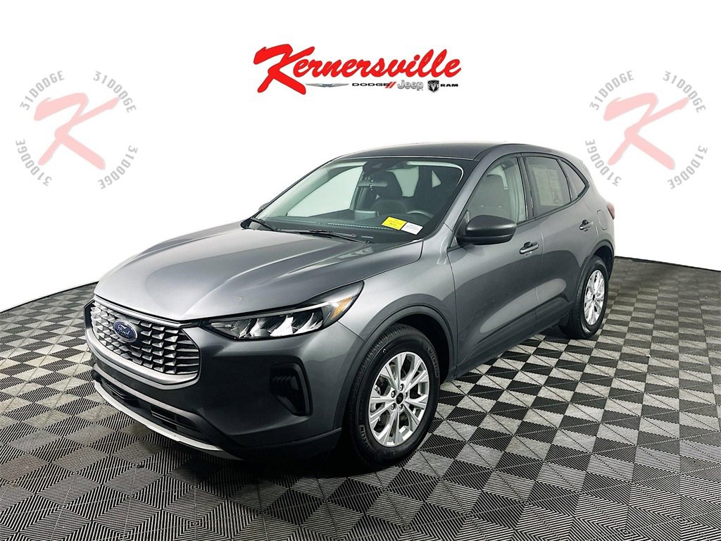 Used 2025 Ford Escape Active video 3