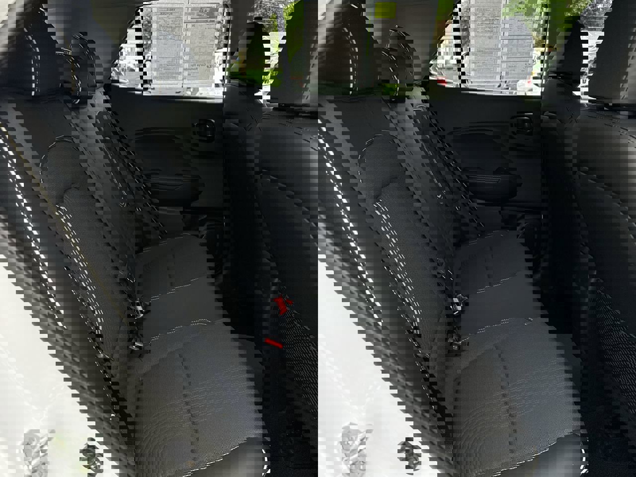 Used 2022 Hyundai Venue Limited image 22