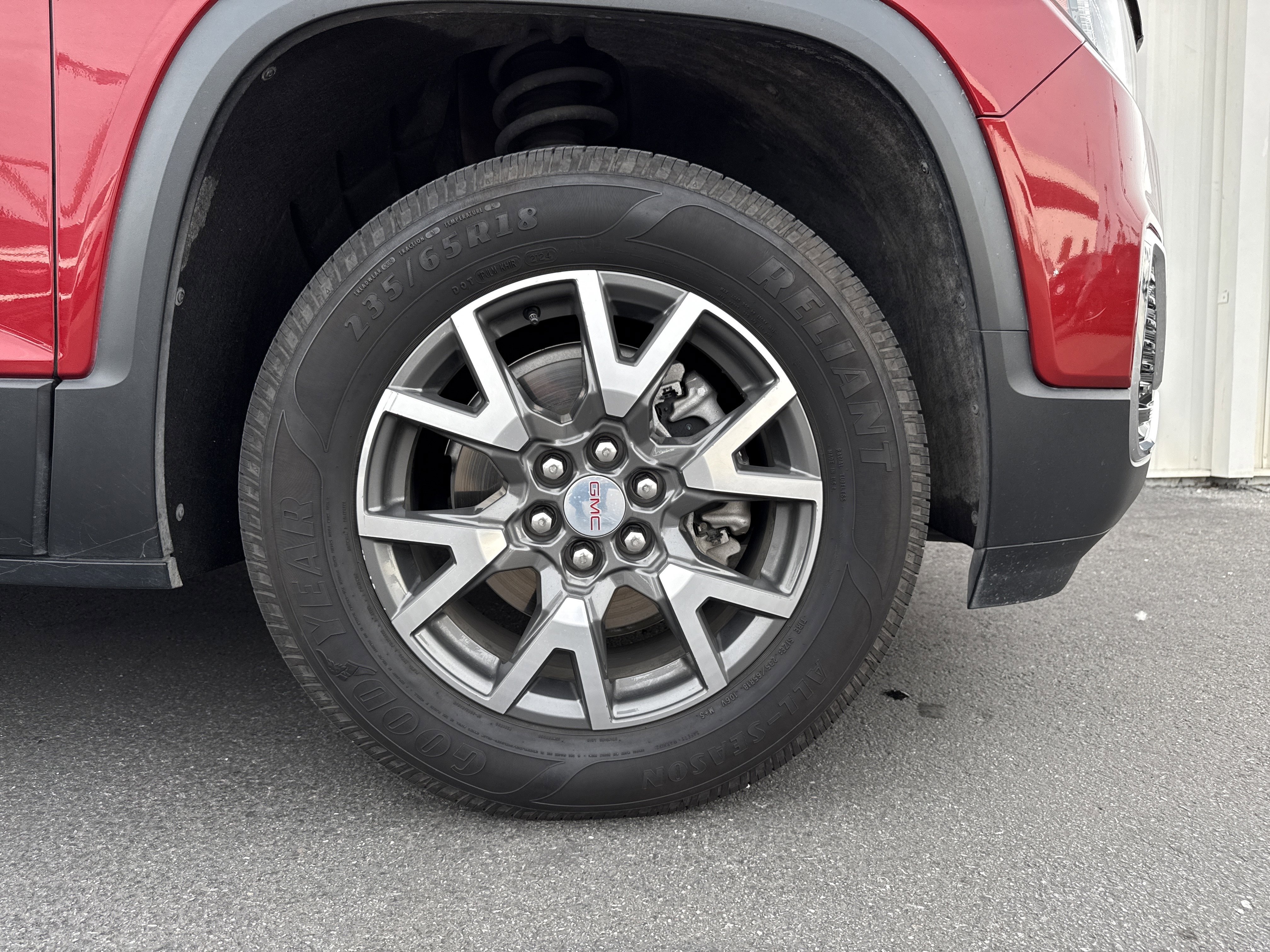 Used 2023 GMC Acadia SLE image 19