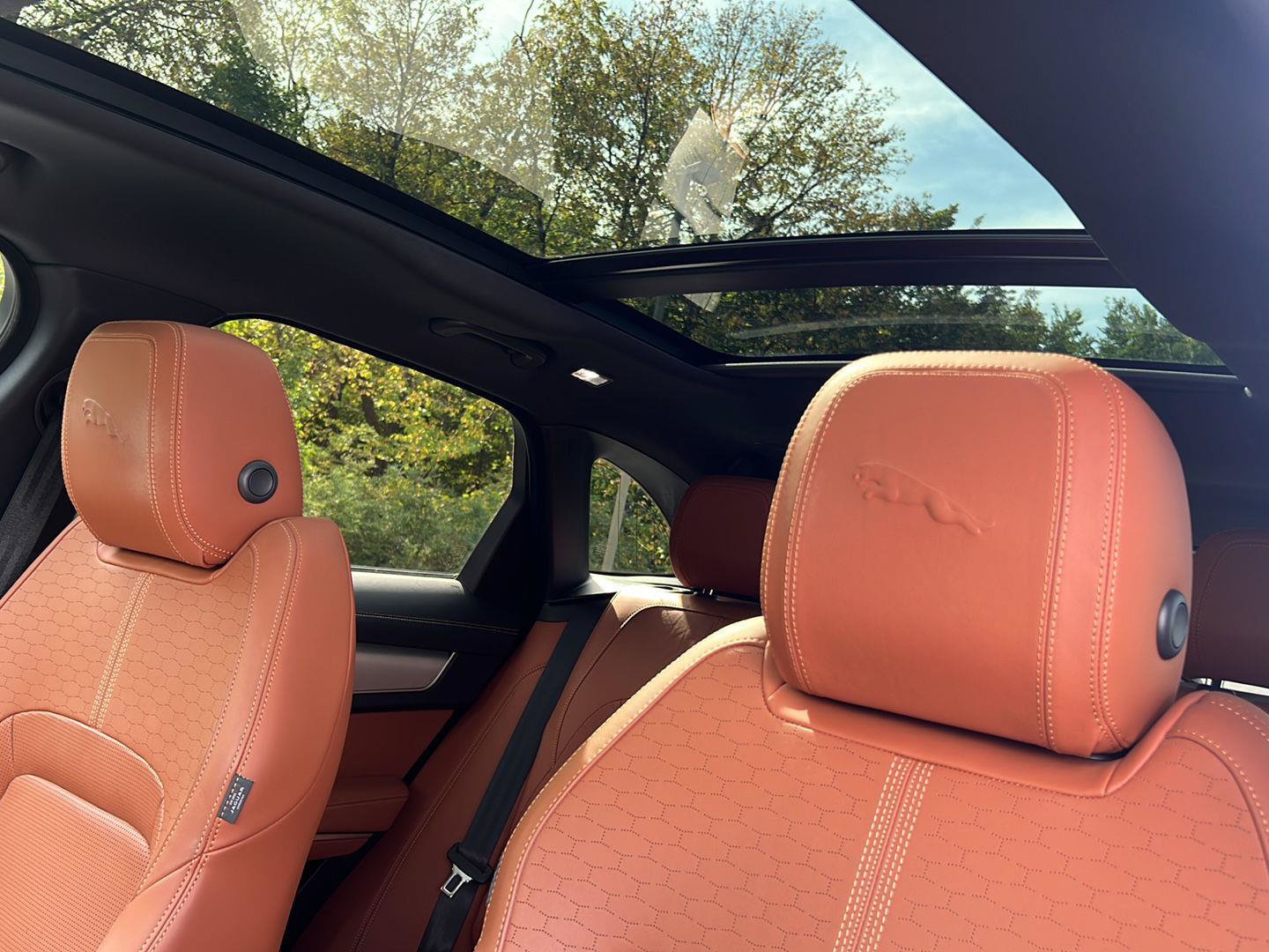Certified 2026 Jaguar F-PACE R-Dynamic S AWD/4WD image 24