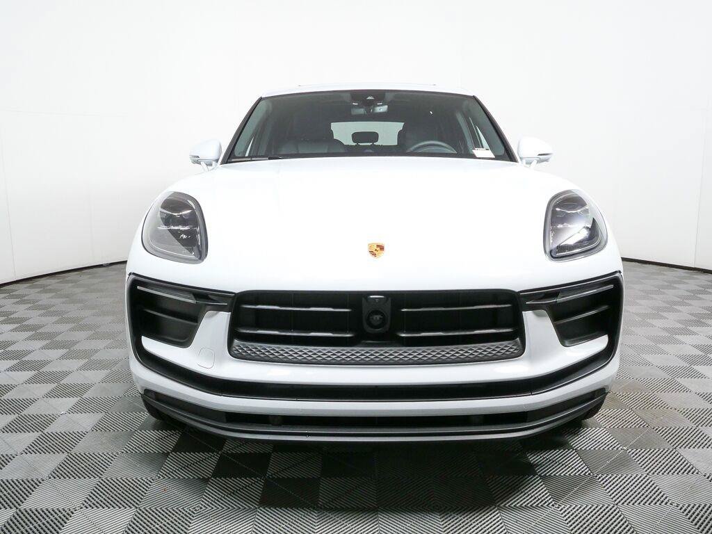 Certified 2026 Porsche Macan Turbo AWD/4WD image 35