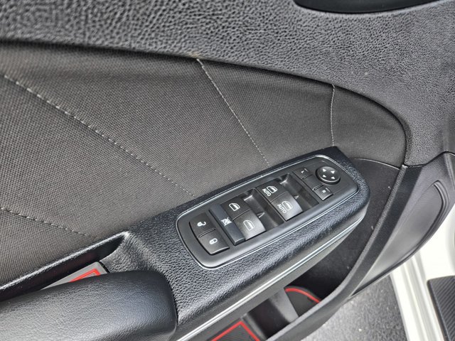 Used 2017 Dodge Charger SXT RWD image 32