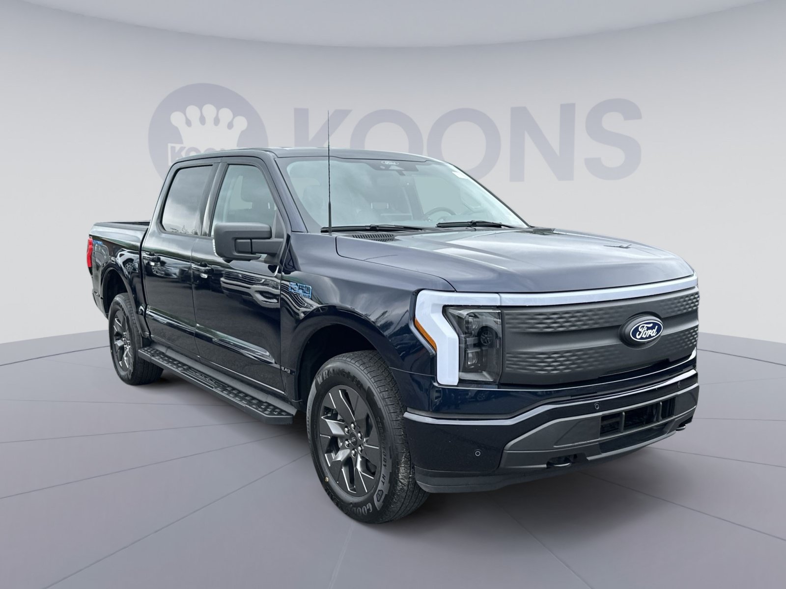 Used 2024 Ford F150 Lightning Flash AWD/4WD image 2